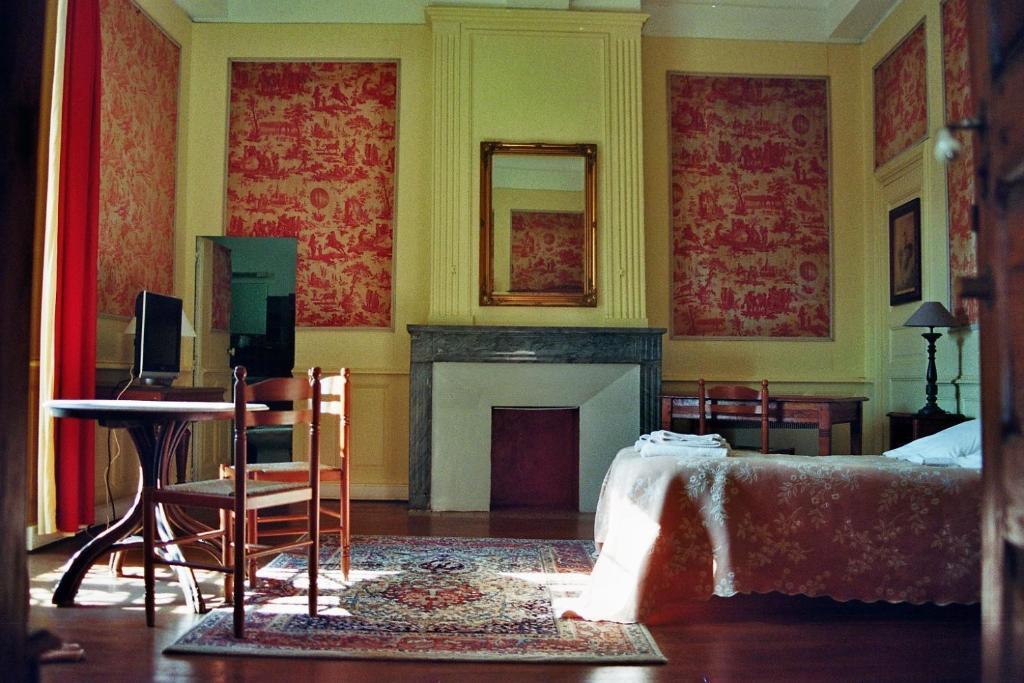 Hotel Du Chateau De Cabrieres Saint-Jean-du-Gard Room photo